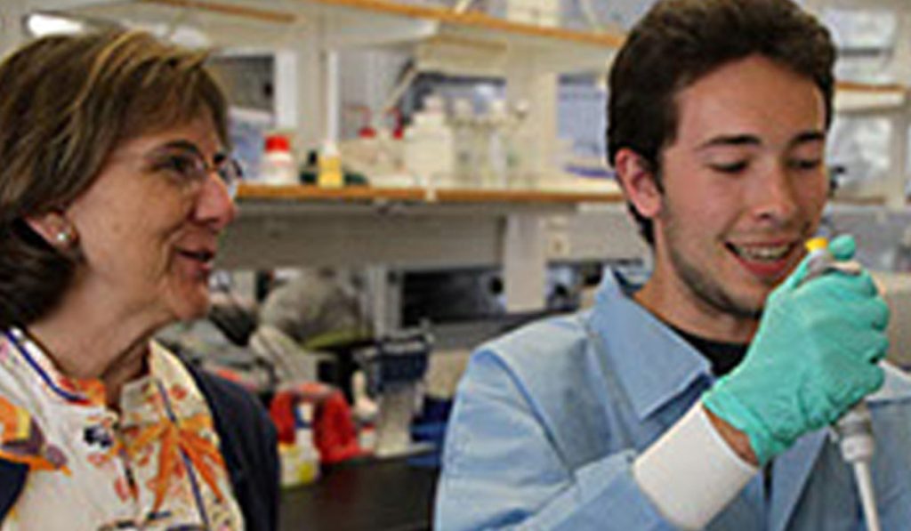 USC lab opens 3 spots to students